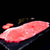 filete sobre fondo negro
