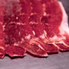 Cecina de potro sobre fondo negro